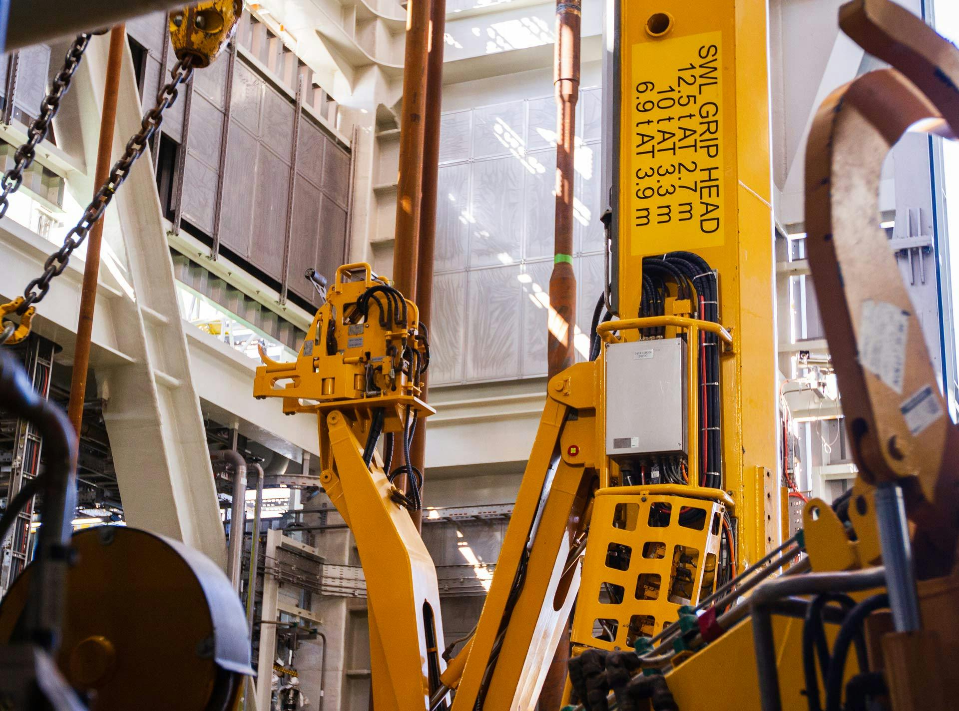 Hydraracker gripper arm on an offshore drillship drilling rig